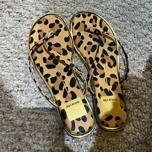 Dolce Vita Leopard Print Thong Sandals 7